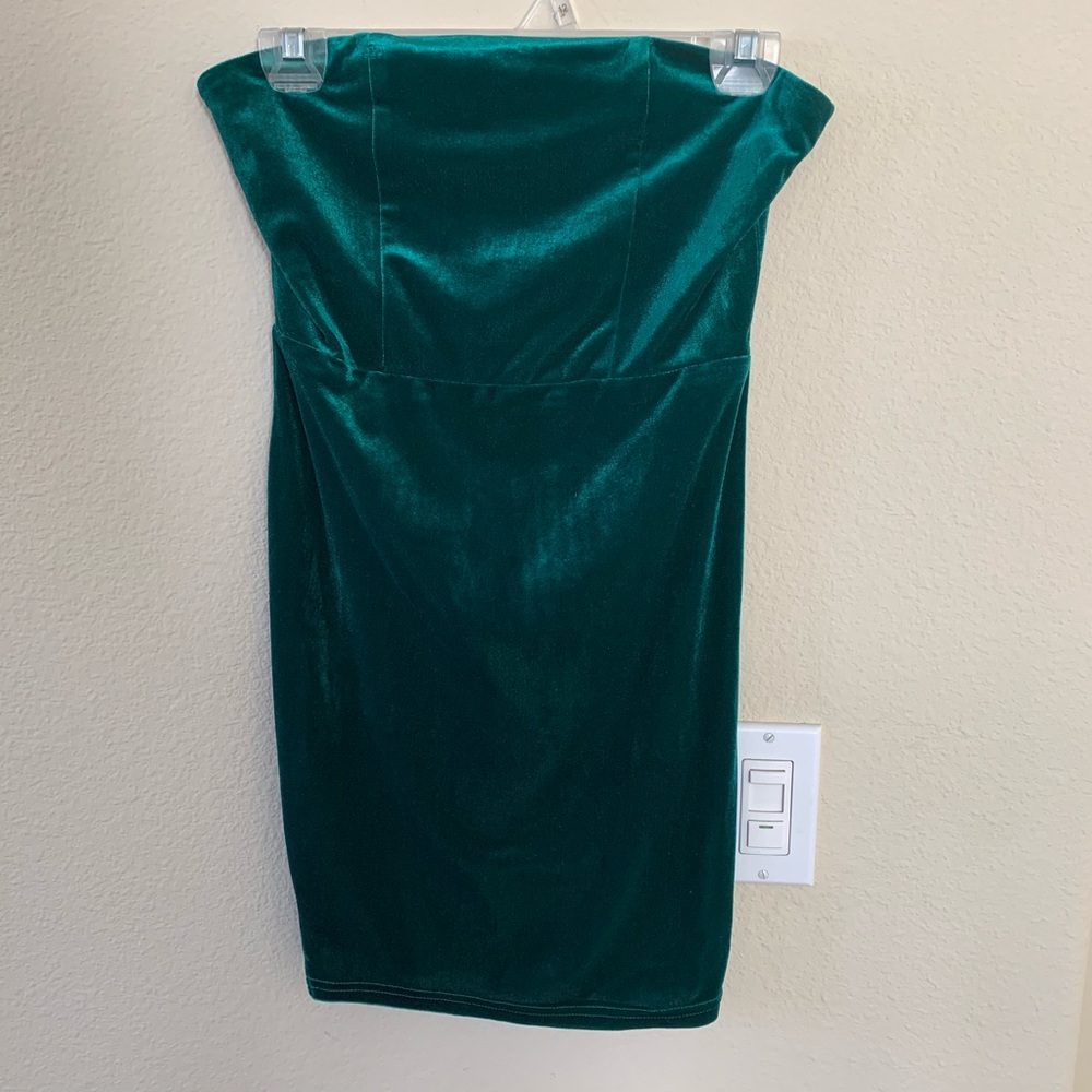 COPY - TOBI GREEN VELVET STRAPLESS BODYCON DRESS SLIT